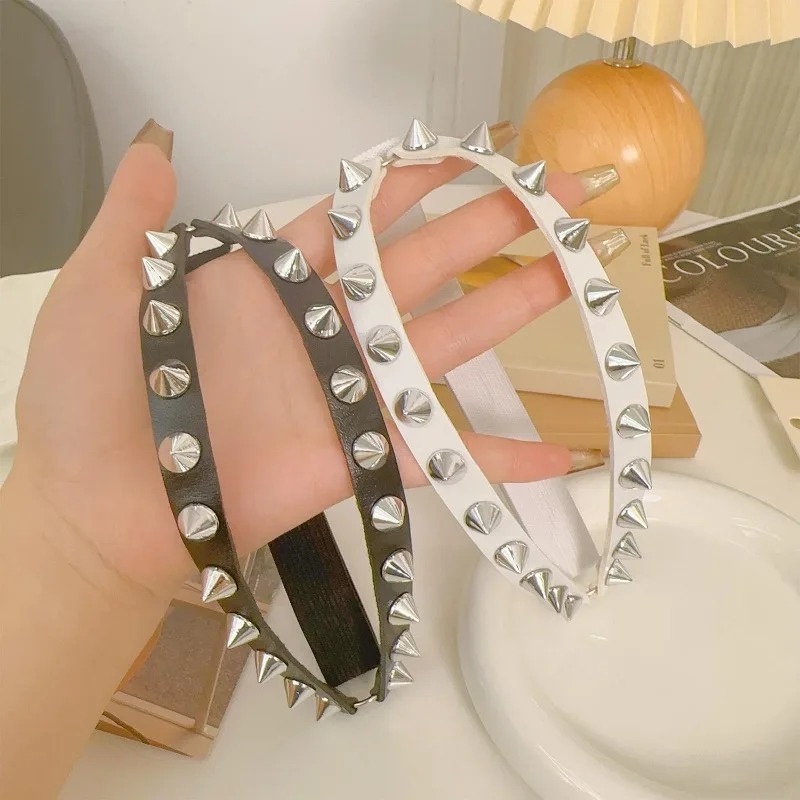 Double Row Cone Spike Leg Gart - Body Jewelry Types 评论和价格